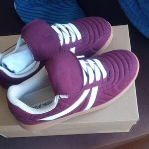 Women Steve Madden Maroon Sneakers with White Stripes Size 7.5 New